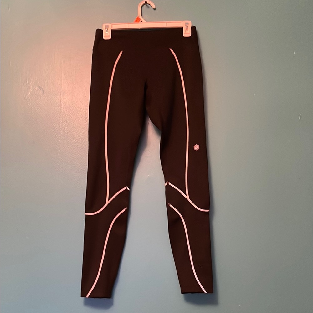 BNWOT ASICS lite show Black Leggings with reflective Accents Size M
